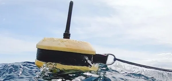 Bouée pour la surveillance de la qualité d'eau